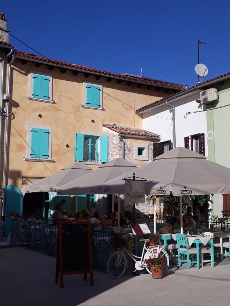 Apartments Nela Pula Exterior photo